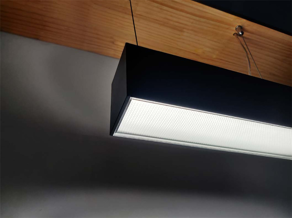 Hong Linear Light UGR 19 Прямой и отраженный свет с призматической линзой + рассеиватель ПК-01(13)