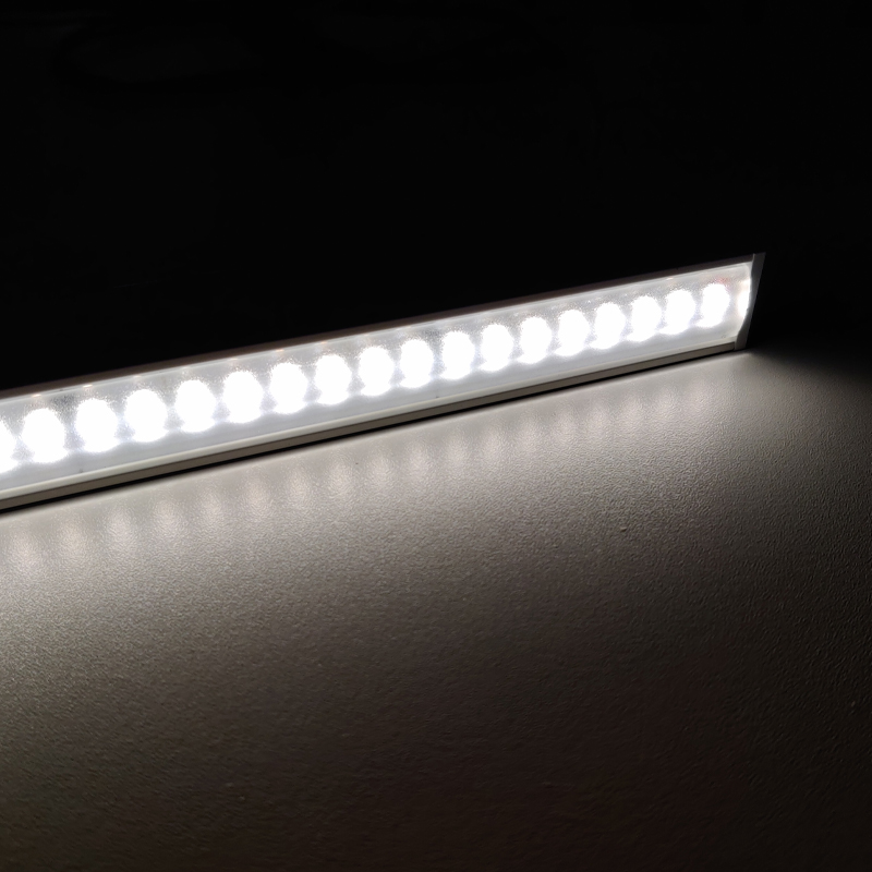 BVG-E WALL GRAZER-EXTRUDED LENS (5)